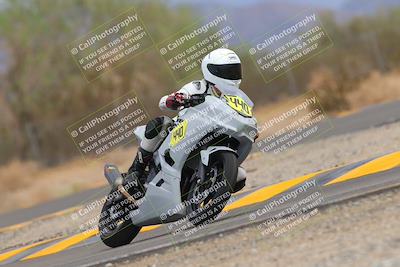 media/Sep-10-2022-SoCal Trackdays (Sat) [[a5bf35bb4a]]/Turn 6 (1140am)/